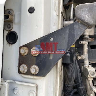 Right Hood Rest
